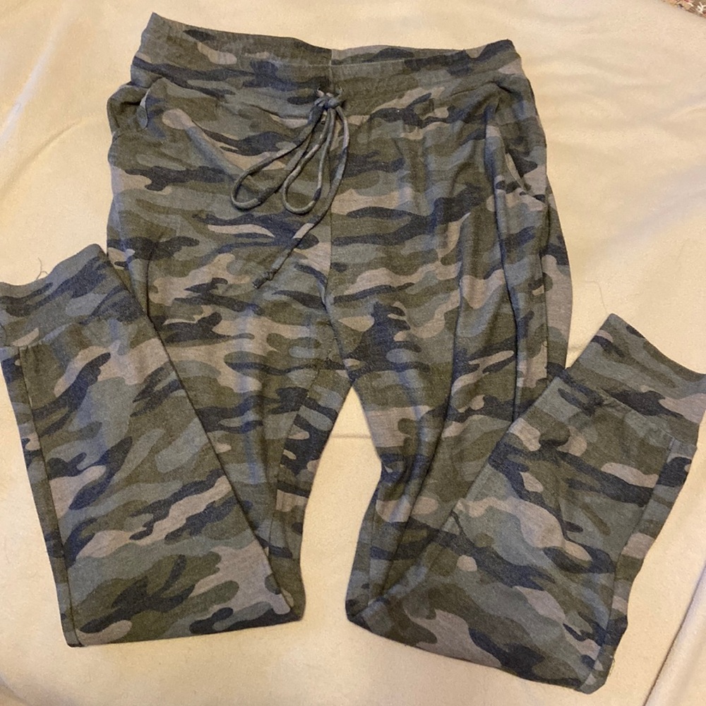Women’s Camo Joggers